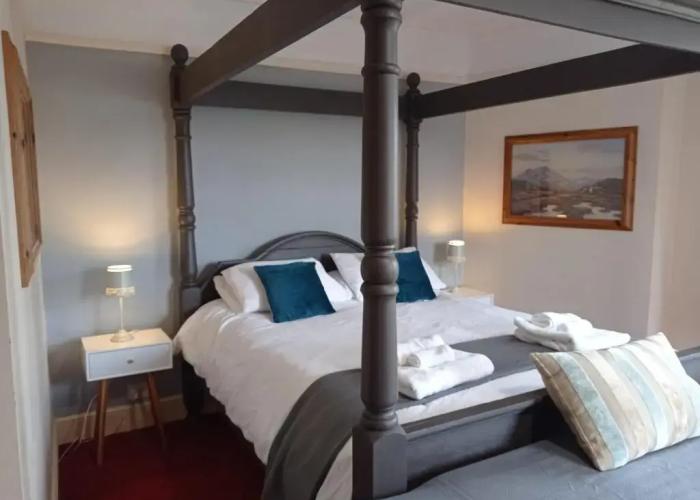 The Castle Hotel