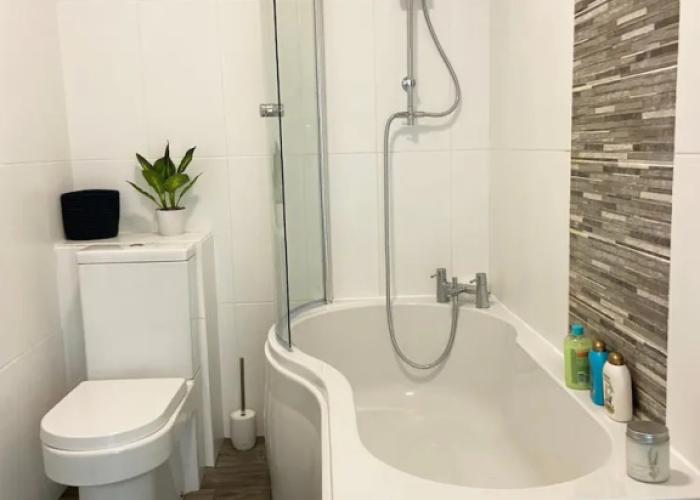 Spacious 2BD Flat With Stunning Views Folkestone