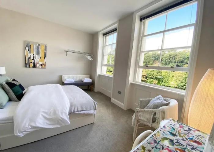 Spacious 2BD Flat With Stunning Views Folkestone