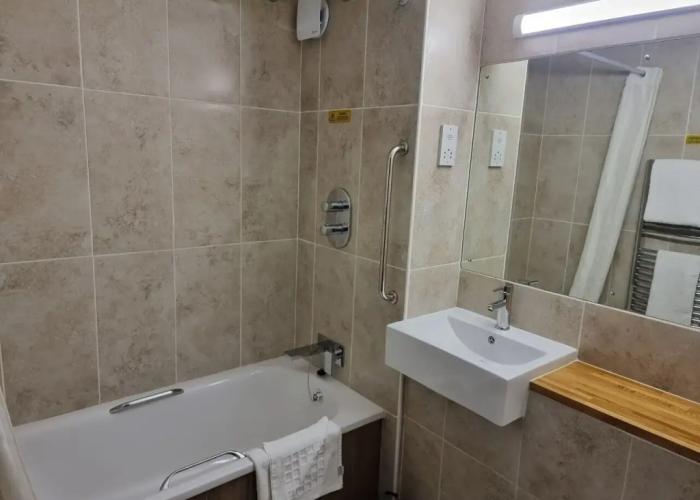 Travel Plaza Hotel