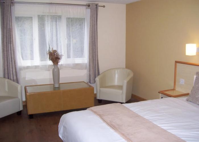 Travel Plaza Hotel