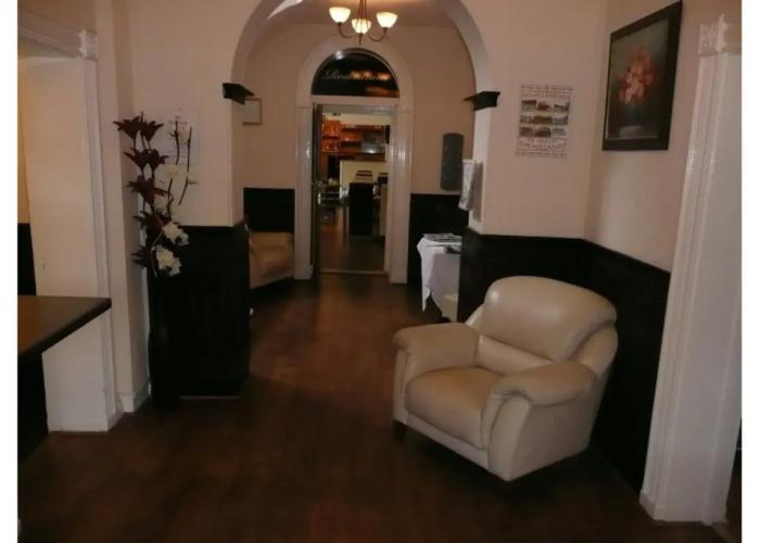 Rothwell House Hotel .
