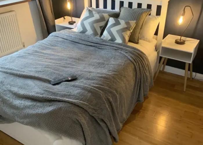 4 bedroom worker property parking