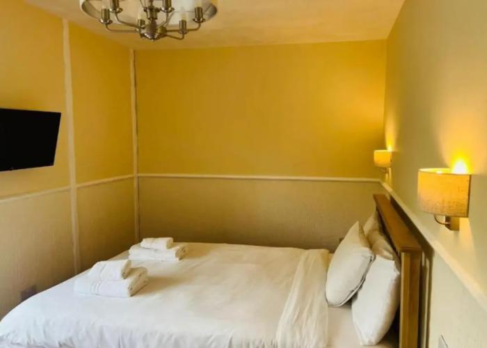 Rothwell House Hotel .