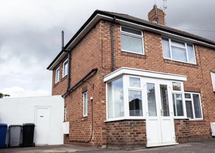 Inviting 4-bed House in Kettering
