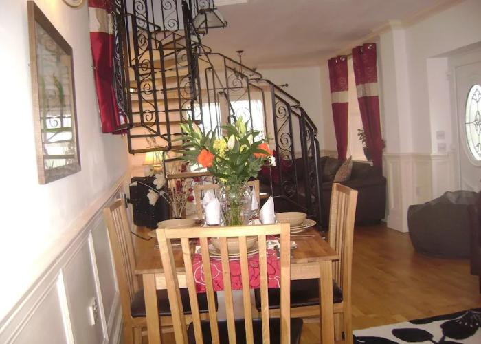 Stunning Coastal Country Cottage 2 Beds Sleeps 5