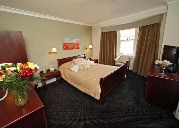 The Broadway Hotel