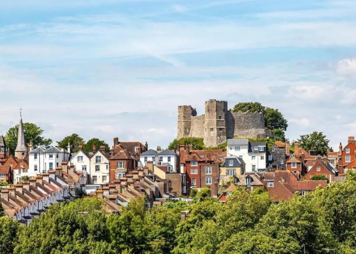1-bed Apartment in Lewes Located Near Town Centre!
