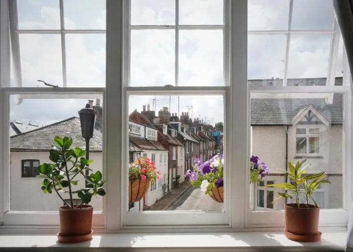 Contemporary 2 Bedroom Flat in Lewes