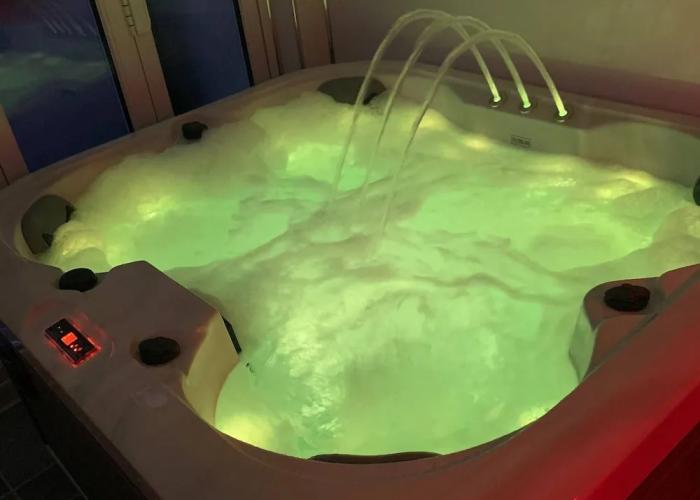 Get Away Home With Hot Tub Sleeps 6