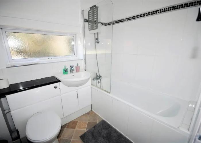 Get Away Home With Hot Tub Sleeps 6