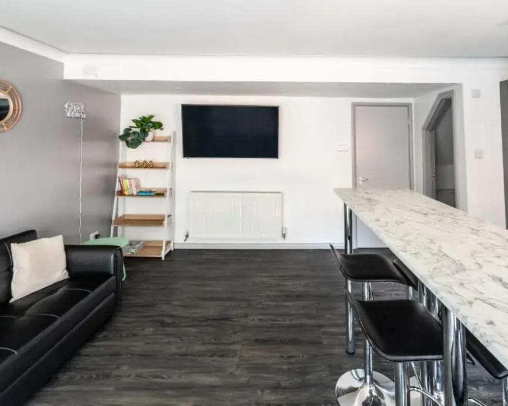 Get Away Home With Hot Tub Sleeps 4