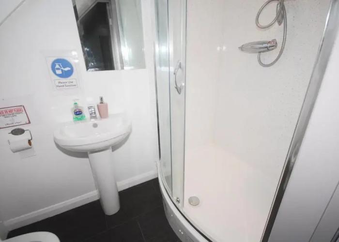 Family Holiday Home With Hot Tub Sleeps 8