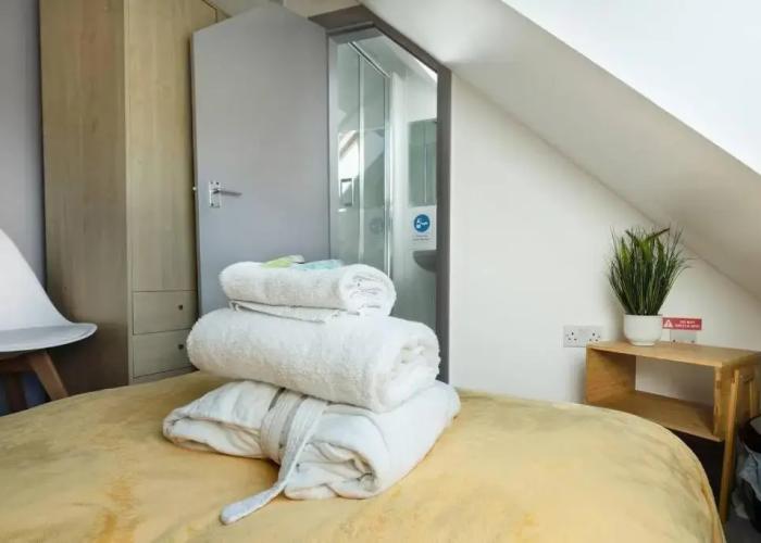 Get Away Home With Hot Tub Sleeps 7
