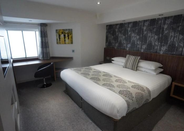 Damon's Hotel