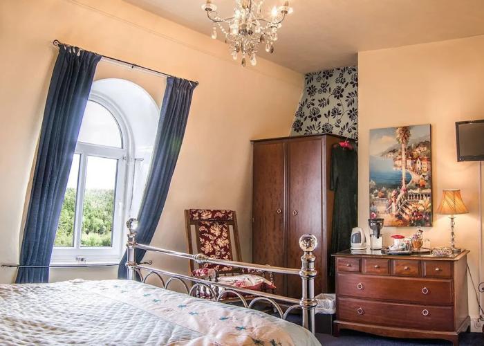 Creston Villa Guest House
