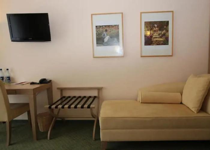 Lindemann Hotel