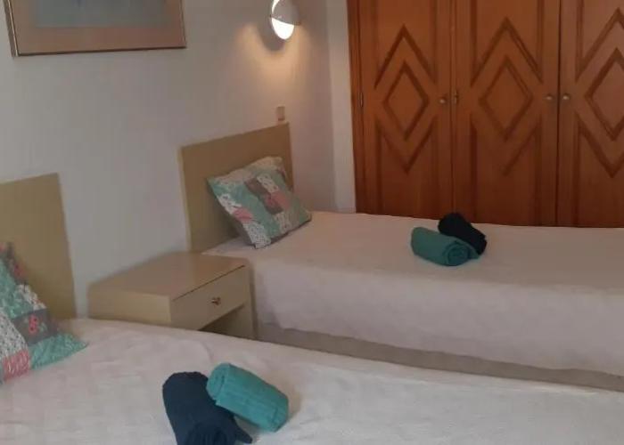 Jeannies Oura Estrela Apartamentos