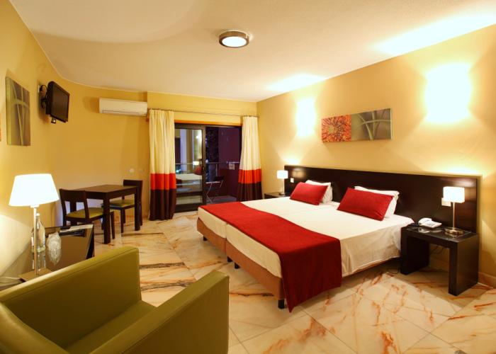 Topazio Vibe Beach Hotel & Apartments - Adults Friendly