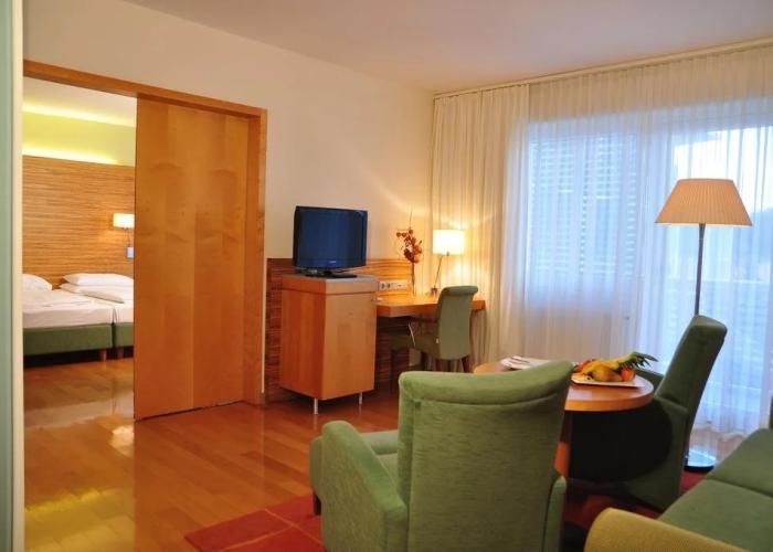 Reduce Hotel Vital