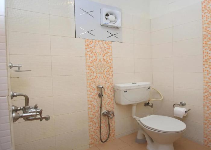 OYO 9633 Hotel Srinidhi Residency