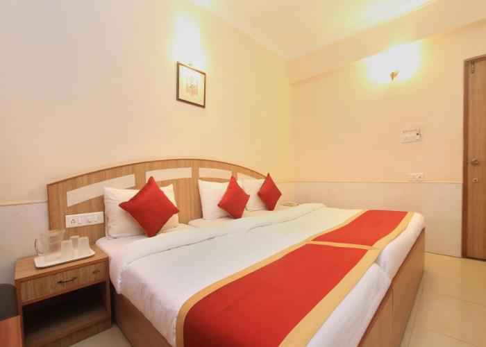 OYO 9633 Hotel Srinidhi Residency