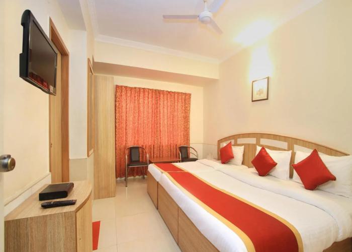 OYO 9633 Hotel Srinidhi Residency