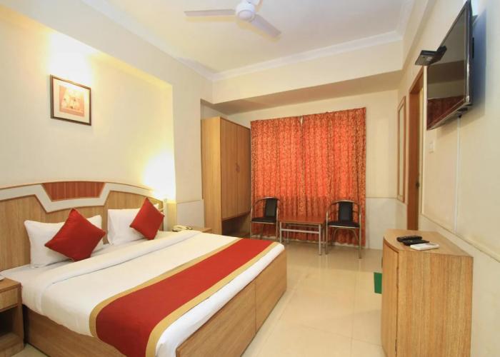 OYO 9633 Hotel Srinidhi Residency