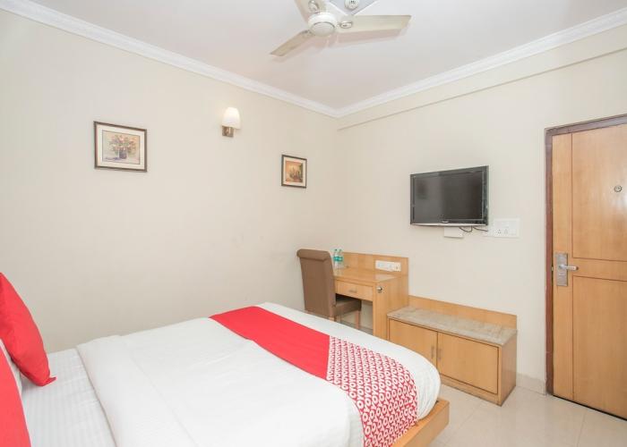 OYO 461 New Rainbow Business Hotel