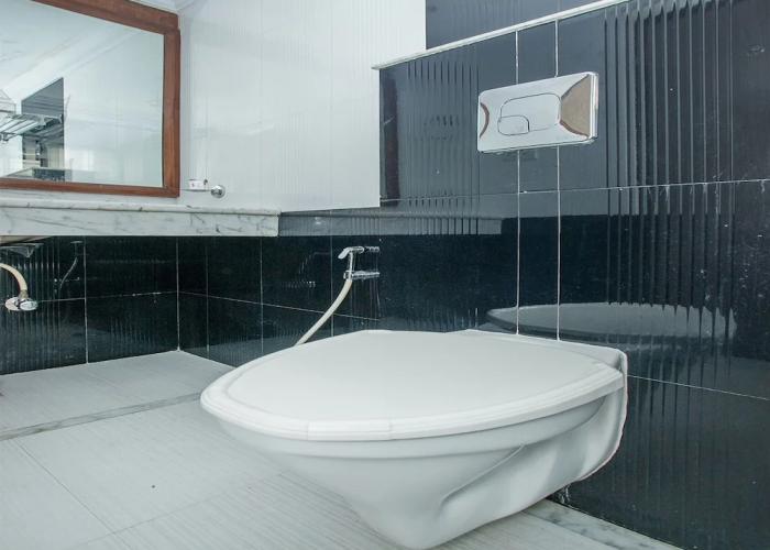 OYO 461 New Rainbow Business Hotel