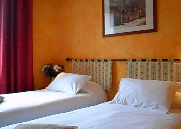 Brit Hotel Acacias