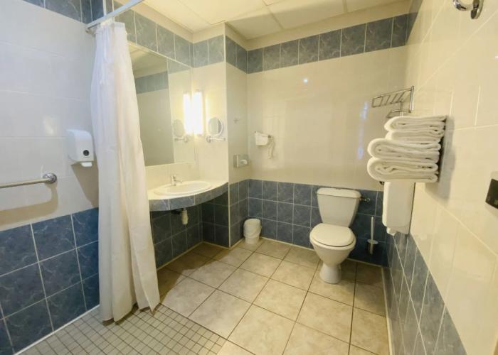 Brit Hotel Acacias