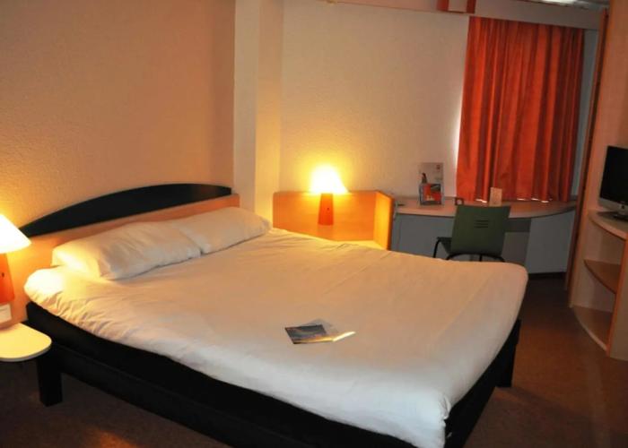 ibis Autun