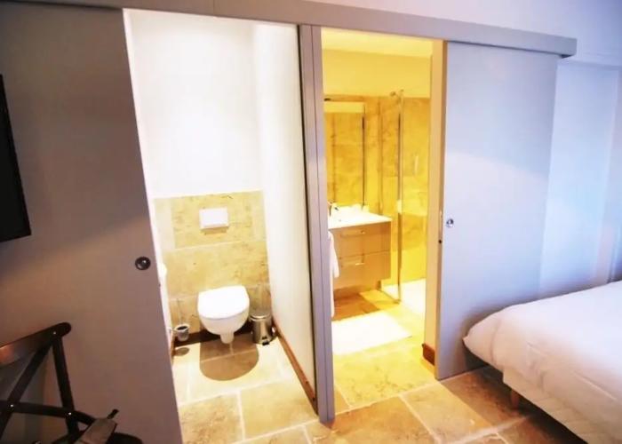Appartements Pied à Terre, haut standing avec cuisine équipée et terrasse / Groupe HRM