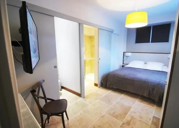 Appartements Pied à Terre, haut standing avec cuisine équipée et terrasse / Groupe HRM