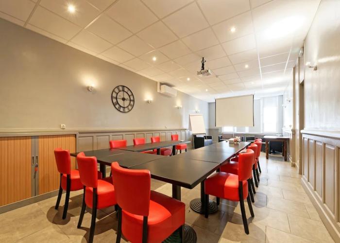 Appartements Pied à Terre, haut standing avec cuisine équipée et terrasse / Groupe HRM