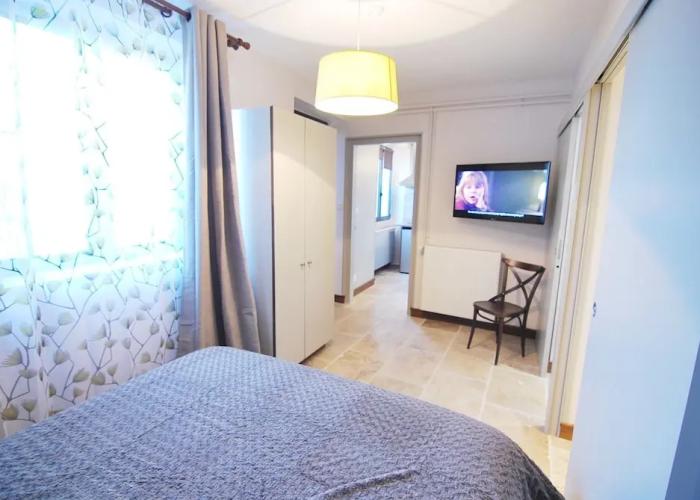Appartements Pied à Terre, haut standing avec cuisine équipée et terrasse / Groupe HRM