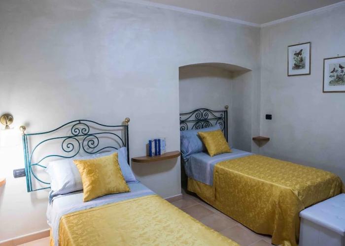 Vittoria Guest House - Salerno
