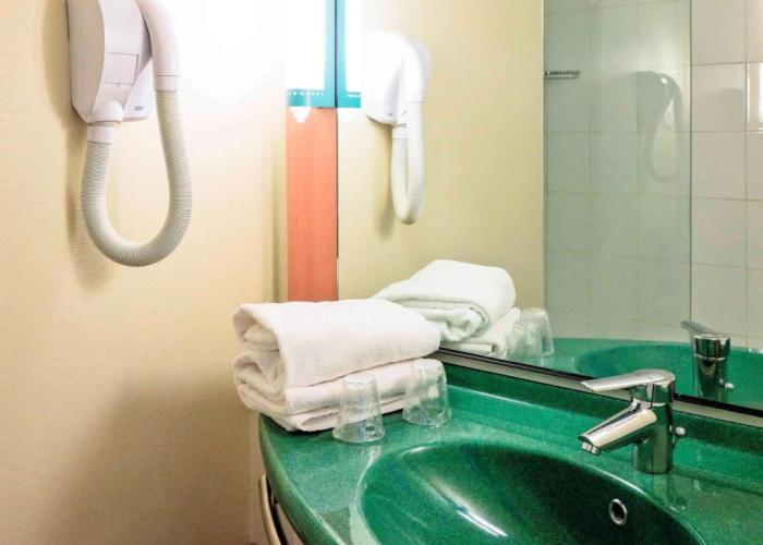 ibis Lyon Est Bron