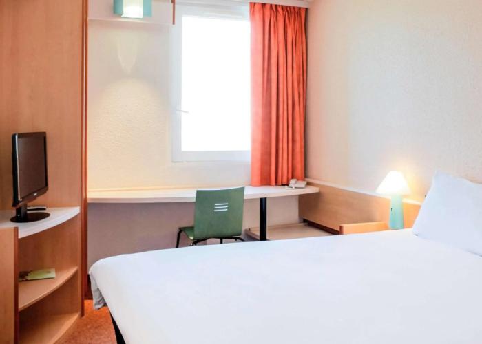 ibis Lyon Est Bron