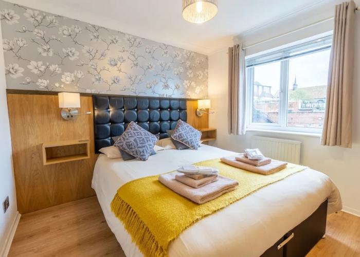 1 Regent Square