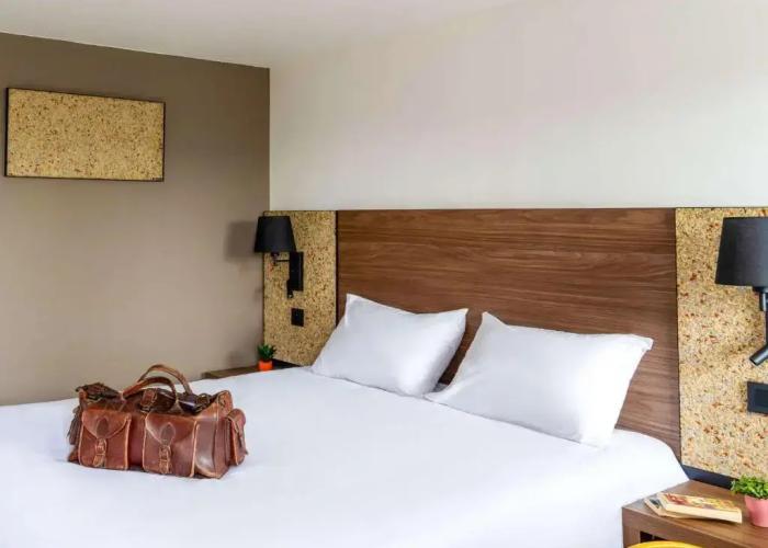 greet Hotel Chatellerault