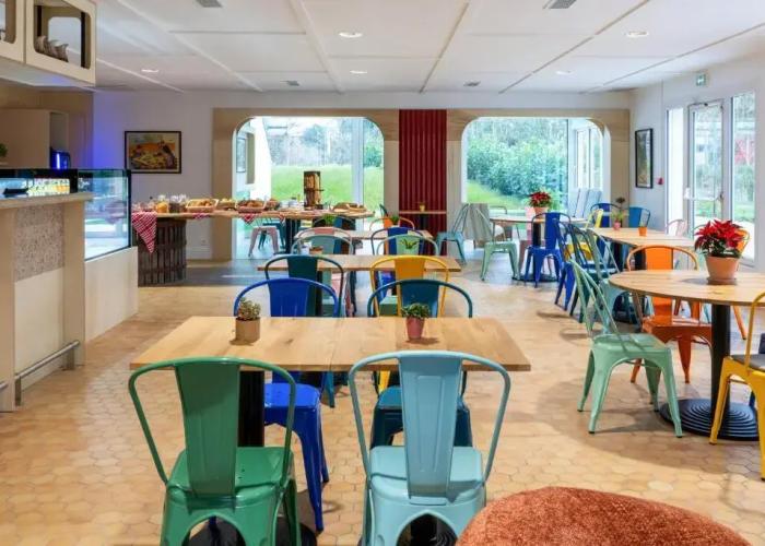 greet Hotel Chatellerault