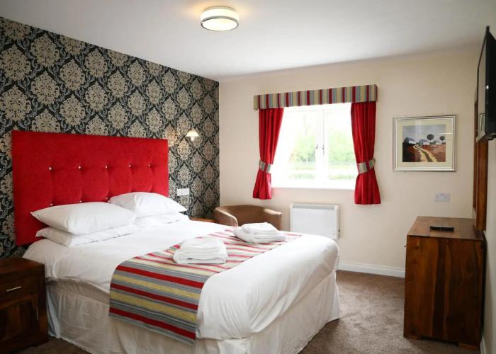 Cuttle Bridge Inn Hotel