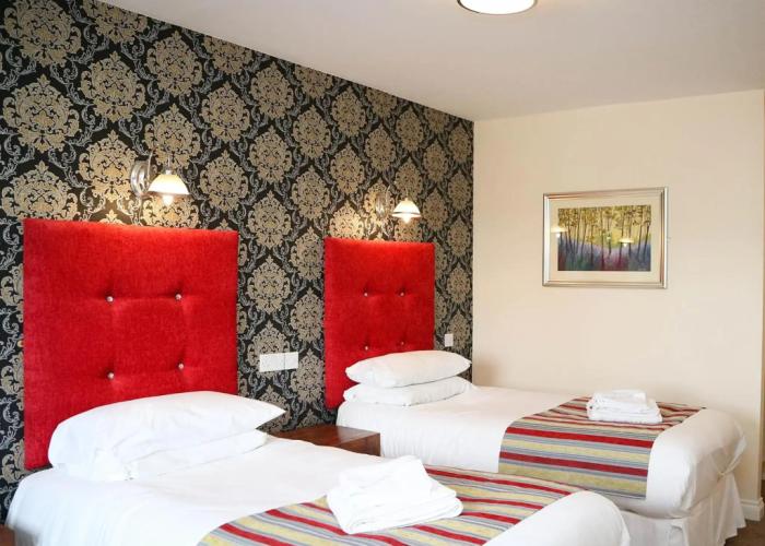 Cuttle Bridge Inn Hotel