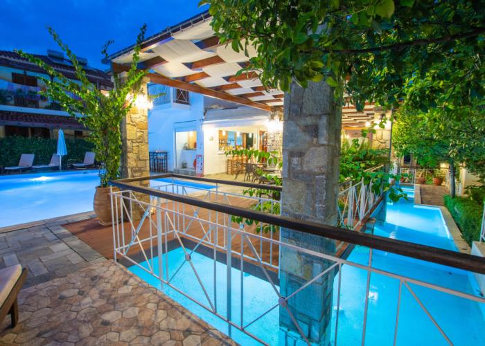 Neda Hotel