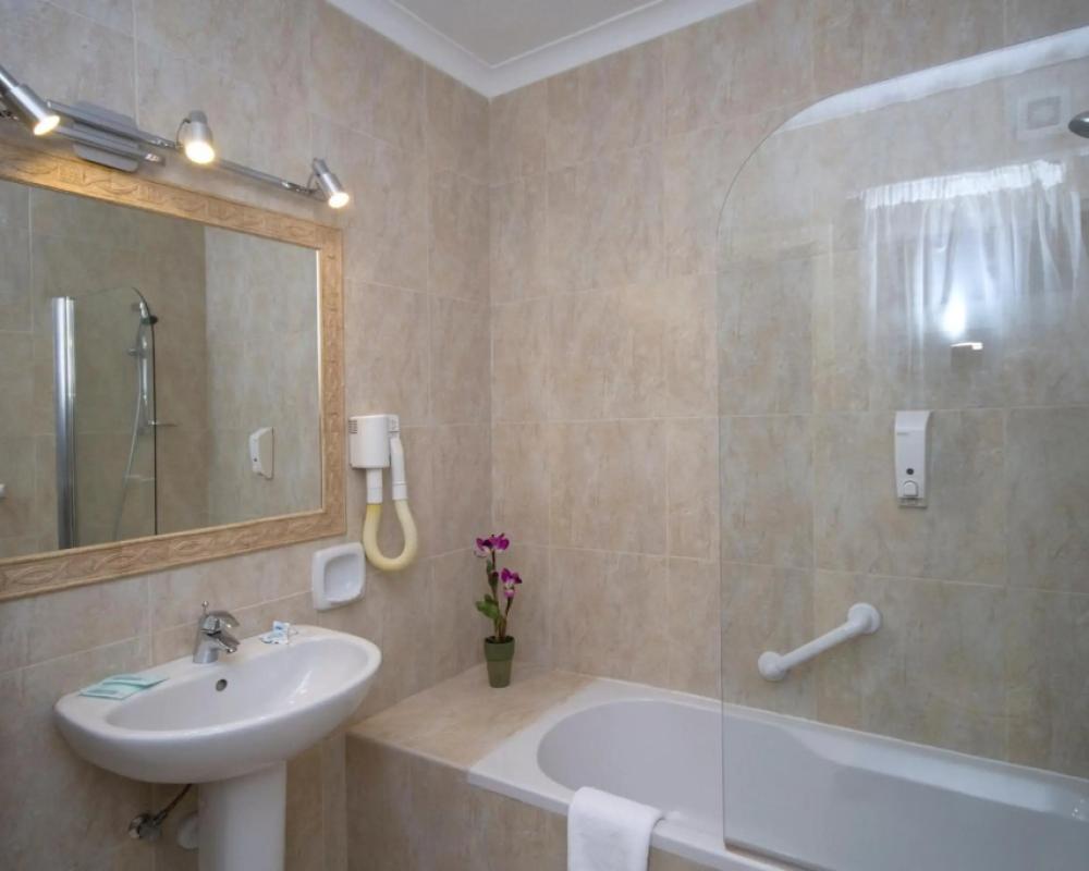 фото Soreda Hotel