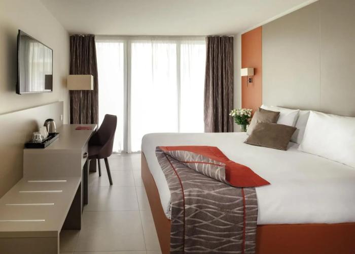 Mayflower Hotel