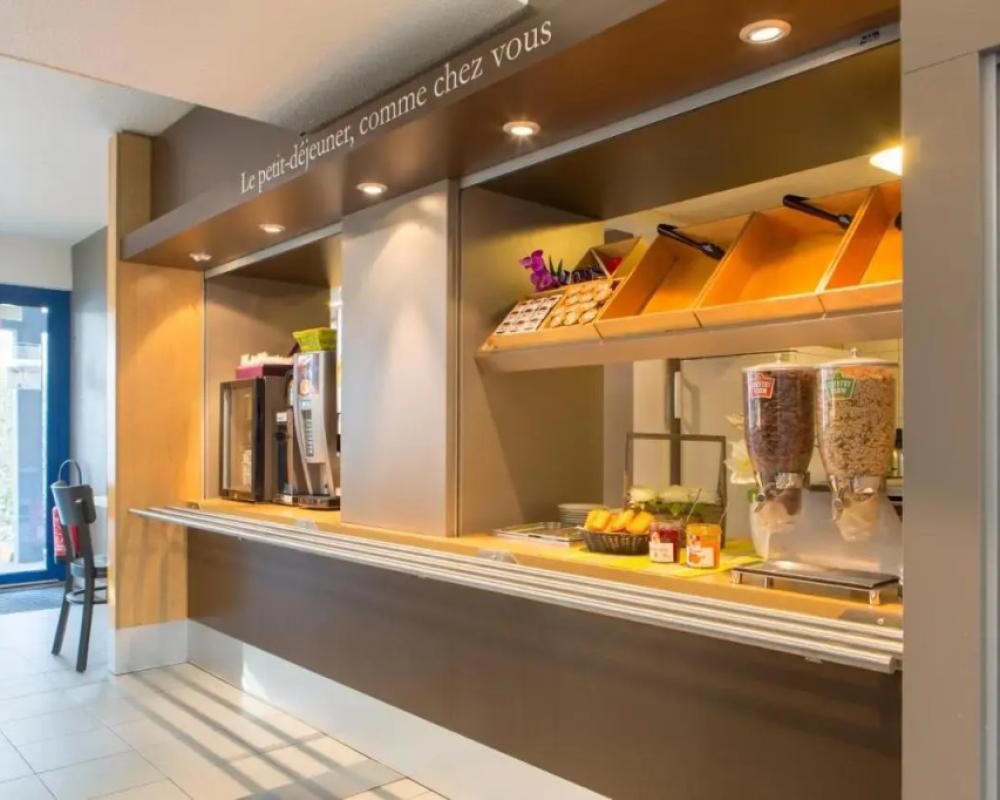 фото B&B HOTEL Toulon La Seyne-sur-Mer