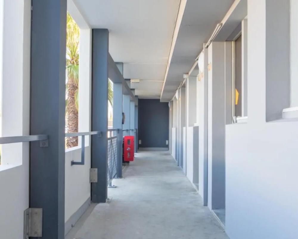 фото B&B HOTEL Toulon La Seyne-sur-Mer